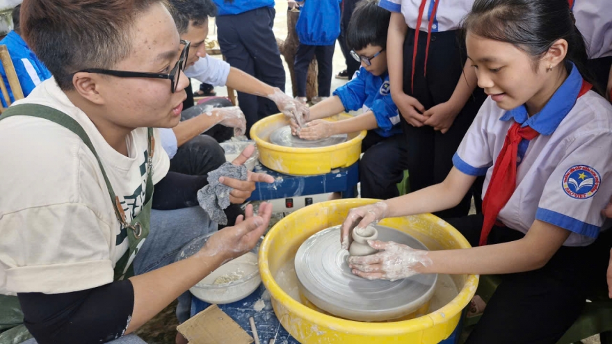 Triển lãm “Hồn của đất” tôn vinh tinh hoa gốm sứ Việt Nam