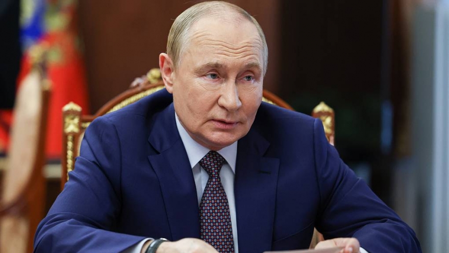 Tổng thống Nga Putin đến Thiên Tân (Trung Quốc) dự hội nghị thượng đỉnh SCO