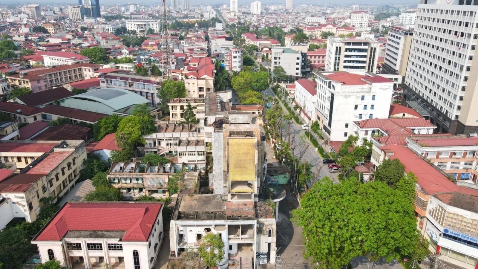 Xử lý trụ sở dôi dư sau sáp nhập: Không để lặp lại bài học cũ