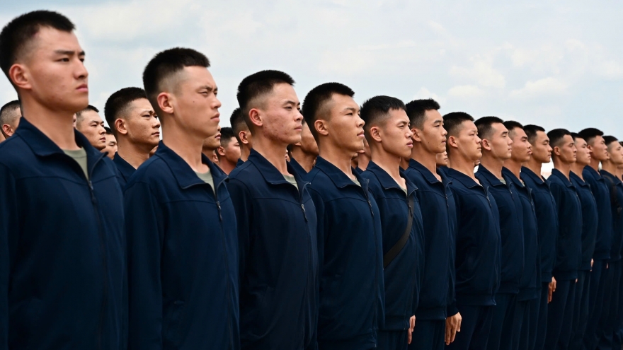 Đoàn quân nhân Trung Quốc đến Việt Nam tham gia diễu binh kỷ niệm Quốc khánh 2/9