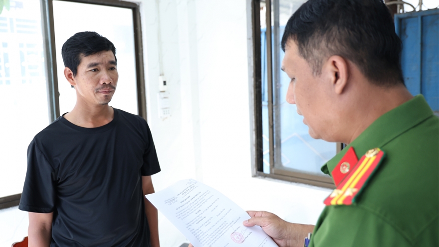 Khởi tố đối tượng đâm trọng thương người chạy xe ôm rồi cướp xe