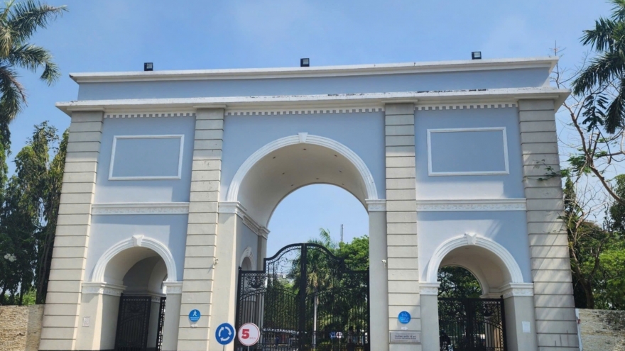 Đề xuất giải thể trường Quốc tế Mỹ