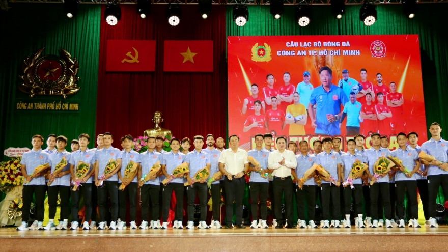 CLB Công an TP.HCM ra mắt, đặt mục tiêu top trên bảng xếp hạng