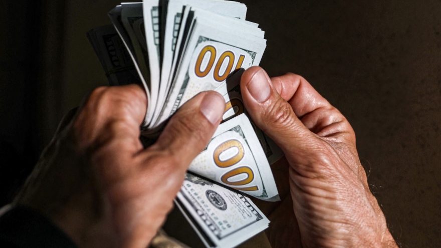 Tỷ giá USD hôm nay 9/8: USD bán ra 26.487 đồng/USD