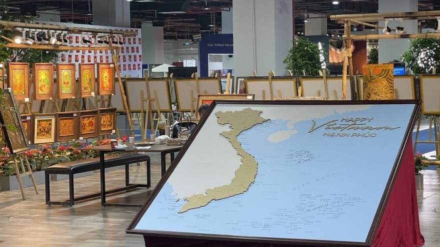 Ngắm nhìn “Việt Nam hạnh phúc” qua gần 200 tác phẩm ảnh và video