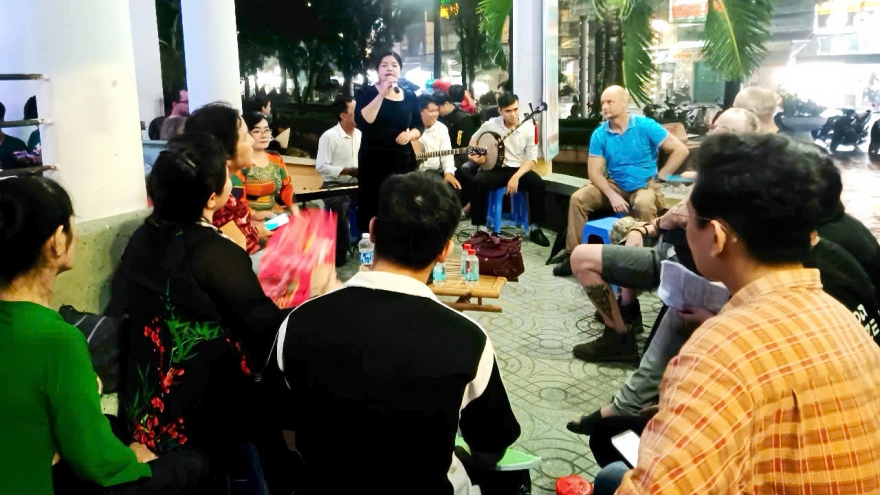 Cần Thơ mở lớp truyền nghề Đờn ca tài tử tại cộng đồng năm 2025