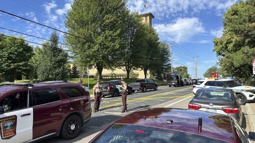 Gần 20 người thương vong trong vụ xả súng tại trường học ở Minneapolis