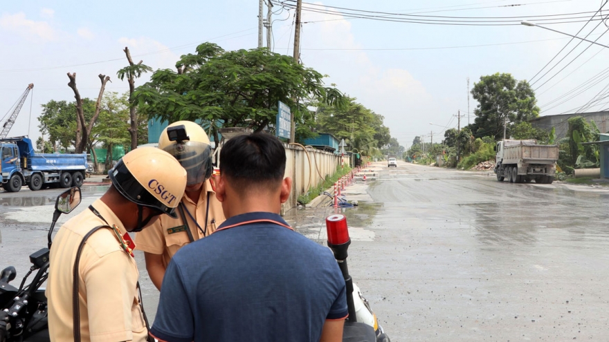 Xe tải gây ám ảnh, CSGT TP.HCM quyết liệt lập lại trật tự giao thông