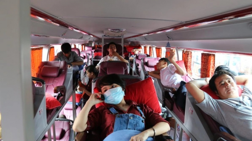 Không nên cấm xe khách giường nằm mà siết chặt phương tiện và người lái