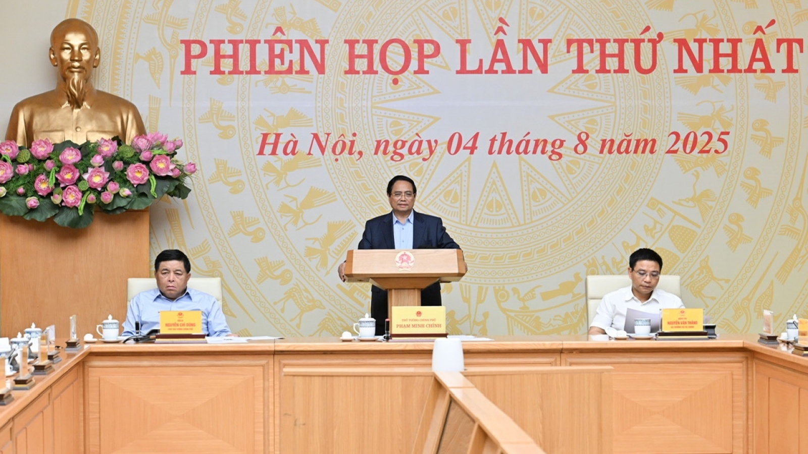 Thủ tướng: Đưa doanh nghiệp tư nhân trở thành động lực quan trọng nhất để phát triển