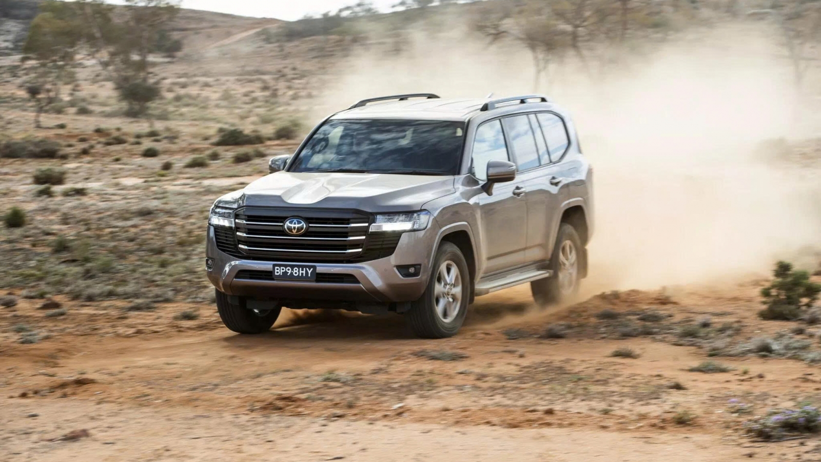 Toyota bán được hơn 100.000 xe Land Cruiser trong năm 2024