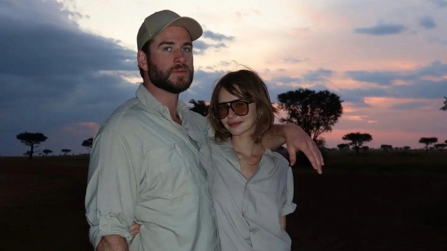 Liam Hemsworth đính hôn với bạn gái người mẫu?