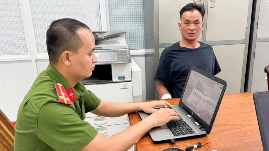 Bản tin tổng hợp: Tạm giữ người đàn ông gây tai nạn, bỏ chạy rồi hành hung CSGT