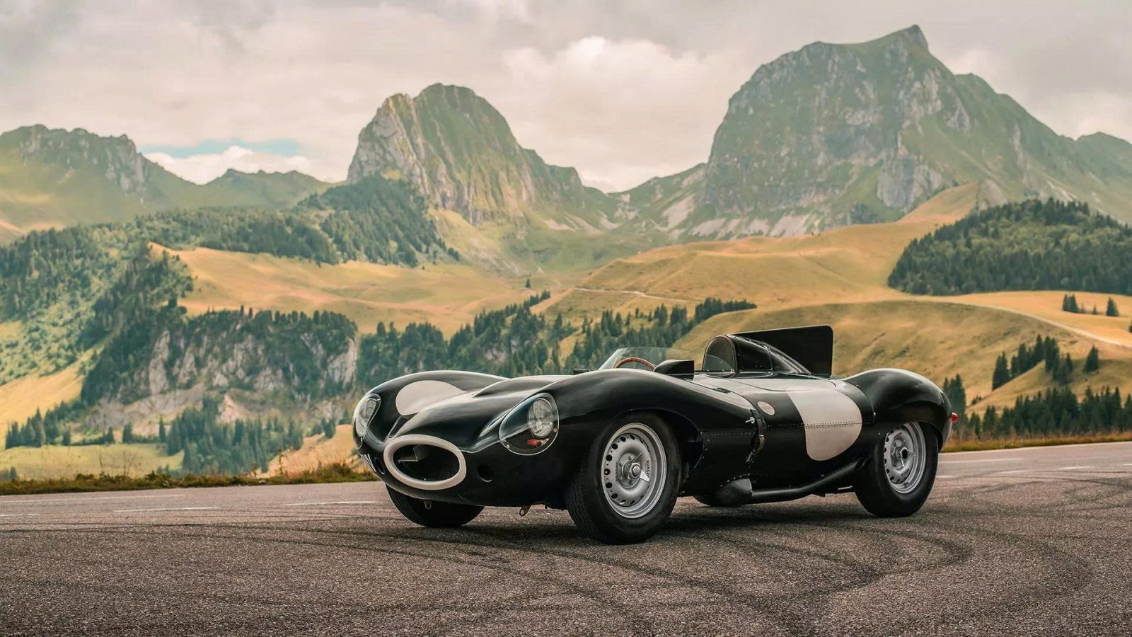 Xe cổ Jaguar D-Type lên sàn đấu giá sau 31 năm lưu kho, dự kiến chạm mốc 200 tỷ đồng