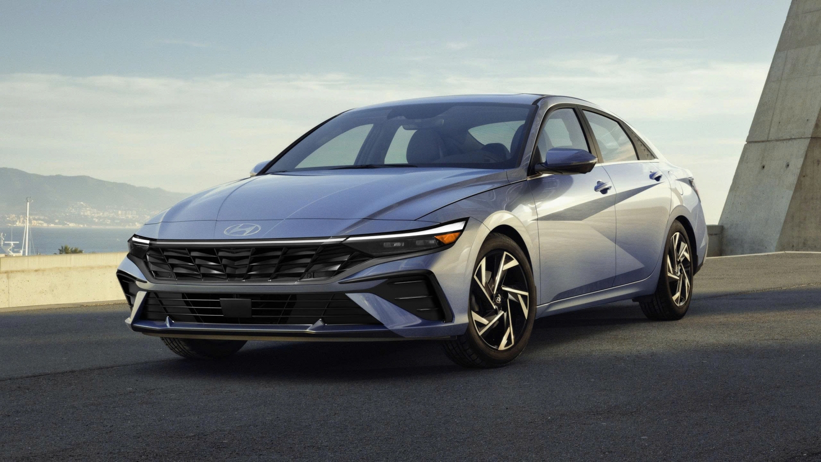 Mẫu sedan mới của Hyundai gây trang cãi về thiết kế sau khi bắt gặp chạy thử