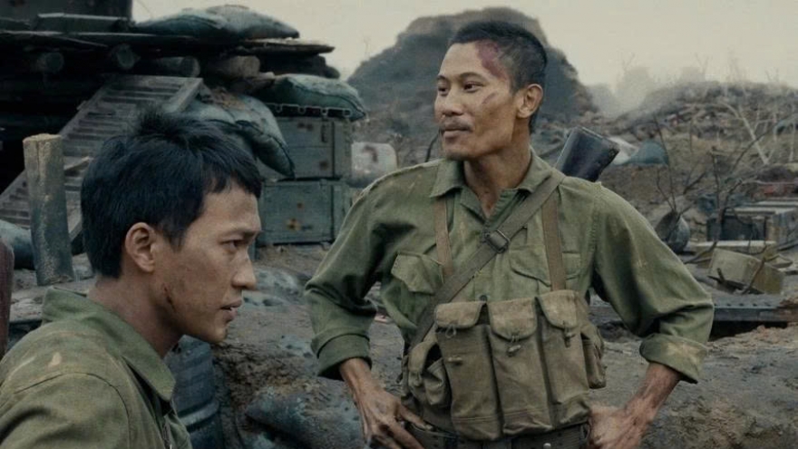 "Mưa đỏ" thu hơn 50 tỷ đồng sau 1 ngày khởi chiếu chính thức