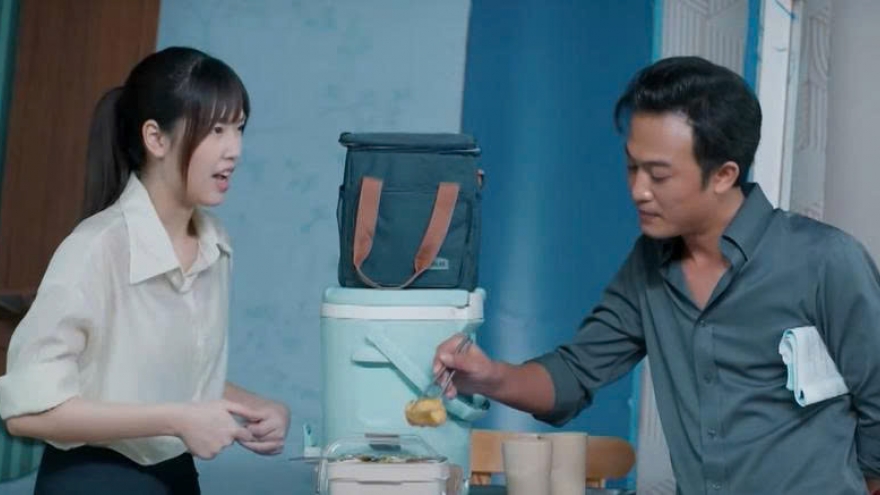 "Gió ngang khoảng trời xanh" tập 8: Đăng được trợ lý chuẩn bị đồ ăn trưa