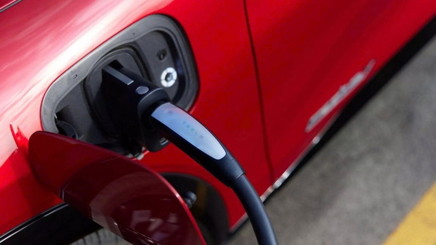 Nên lái xe nhẹ nhàng hay “đạp ga” mạnh mẽ để kéo dài tuổi thọ pin xe điện?