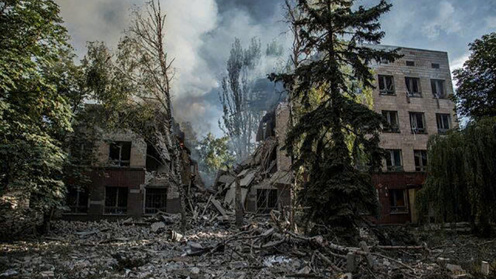 Nga tuyên bố đã kiểm soát gần 100% lãnh thổ Lugansk