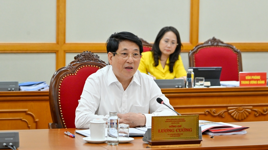 Tổ Công tác của Bộ Chính trị làm việc với Ban Thường vụ Tỉnh uỷ Cà Mau, Hưng Yên