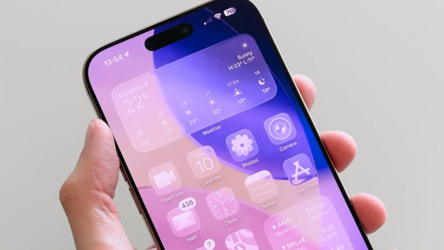 Người dùng iPhone phẫn nộ với Liquid Glass trên iOS 26