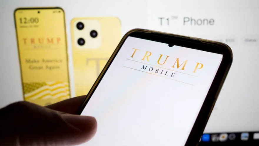 Người dùng có nguy cơ mất trắng khi mua Trump Phone