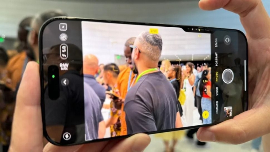 iPhone 17 Pro chưa đủ tầm làm “ông vua nhiếp ảnh di động”