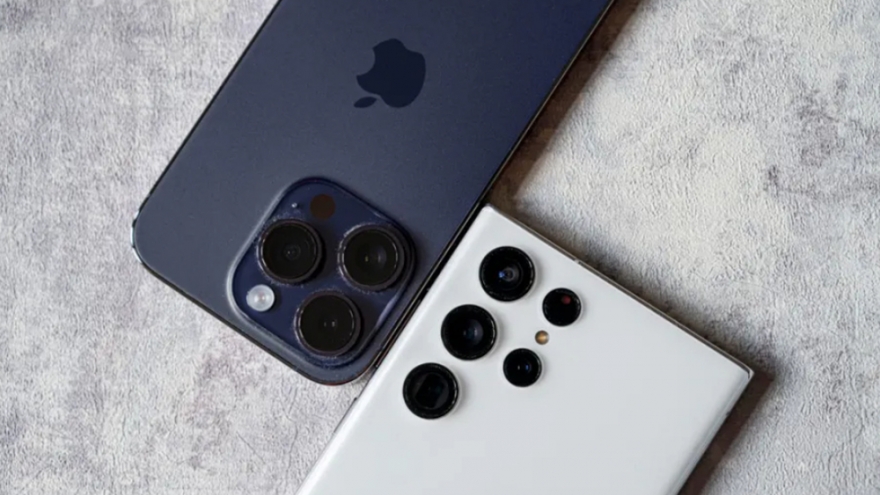 Lý do Samsung muốn iPhone của Apple “bán chạy như tôm tươi”