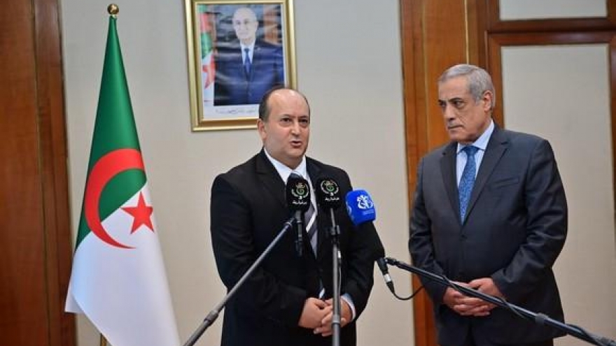 Algeria có Thủ tướng mới