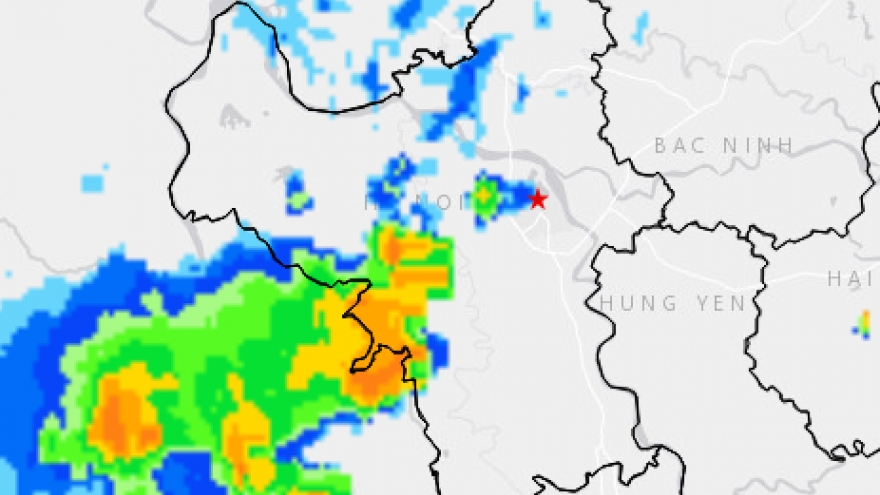 Hà Nội: Nguy cơ dông, lốc, sét, mưa đá kèm mưa lớn cục bộ