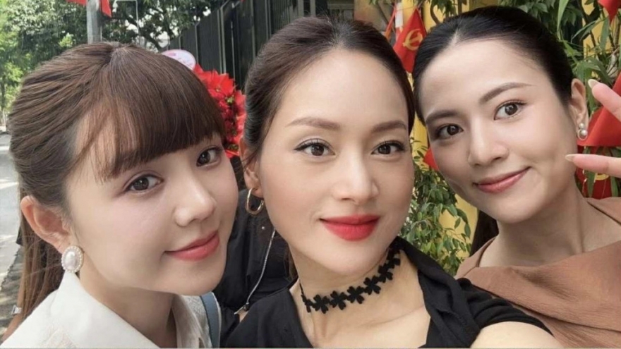 Sao Việt 20/9: Lan Phương trở lại đoàn phim sau ly hôn chồng Tây