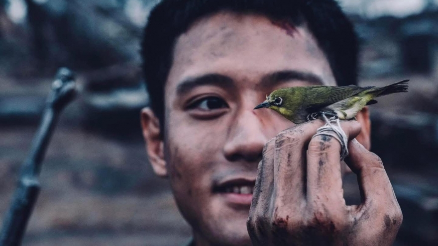 “Mưa đỏ” lập kỷ lục phòng vé Việt, đạo diễn cảm ơn hàng triệu khán giả tới rạp