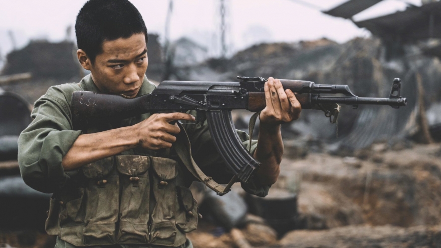 Vai chiến sĩ sống sót duy nhất trong “Mưa đỏ” thử thách Trần Gia Huy ra sao?