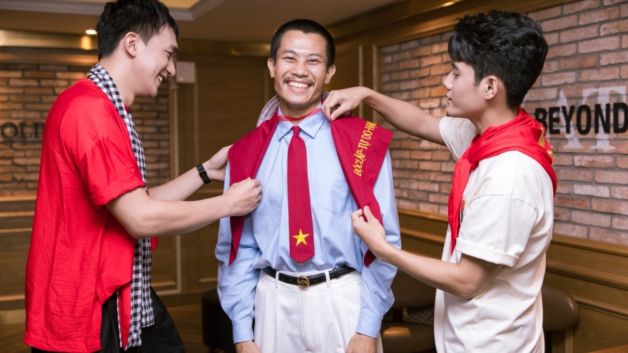 Nam diễn viên quê Thanh Hóa giảm 15kg, lột xác thành “anh Tạ” trong “Mưa đỏ”