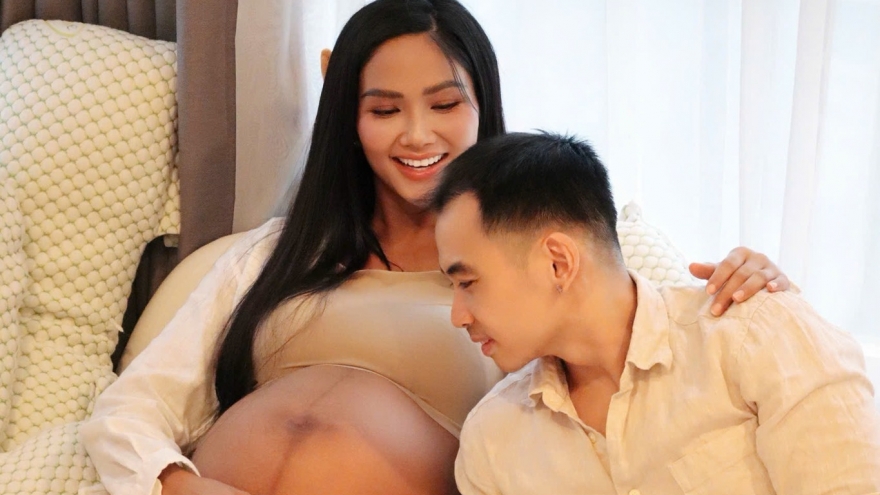 H'Hen Niê trân trọng những "dấu vết đáng yêu" khi mang thai con đầu lòng