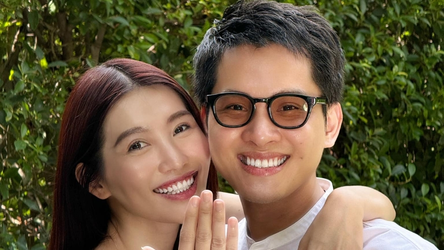 Sao Việt 23/9: Á hậu Quỳnh Châu đính hôn với bạn trai doanh nhân