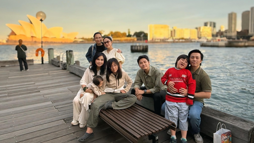 Sao Việt 29/9: Diva Thanh Lam sum vầy con cháu ở Australia