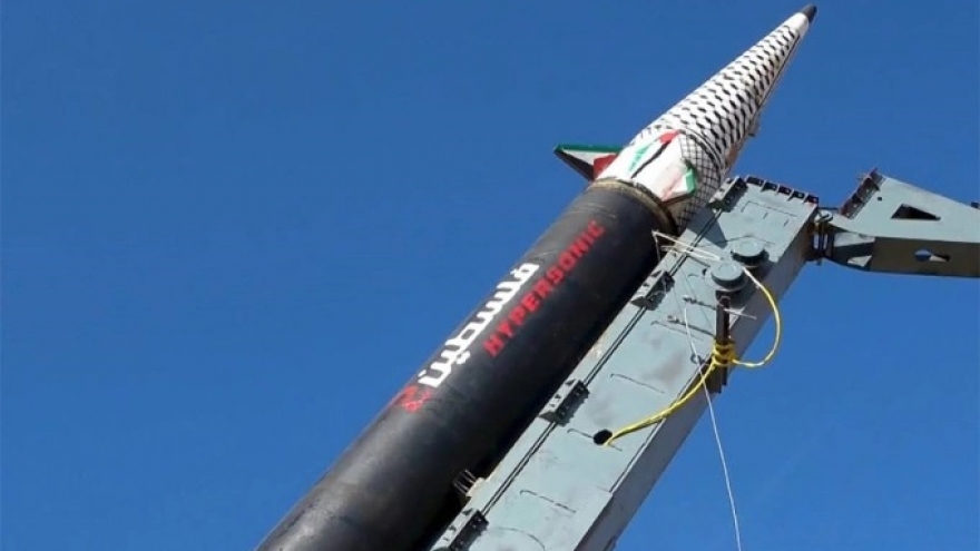 Houthi lại phóng tên lửa đạn đạo và UAV tấn công Israel