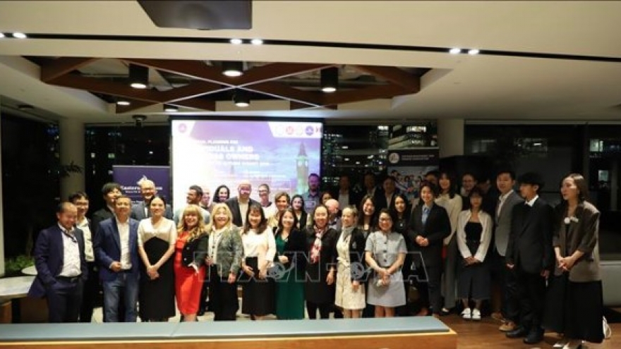 Financial Insights 2025 strengthens Vietnam-UK business ties