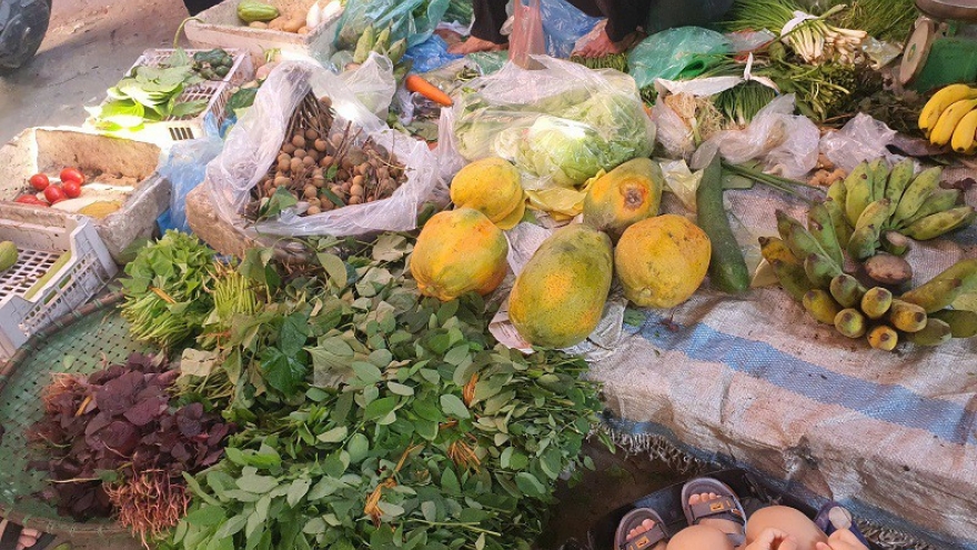 Vì sao rau xanh tại Hà Nội bỗng dưng tăng giá?