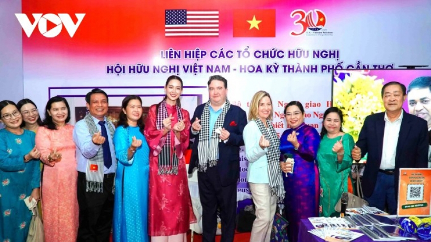 Vietnam-US friendship exchange marks three decades of diplomatic ties
