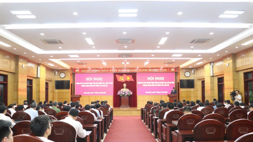 Chủ tịch UBND và Chủ tịch HĐND tỉnh Thanh Hóa nghỉ hưu trước tuổi