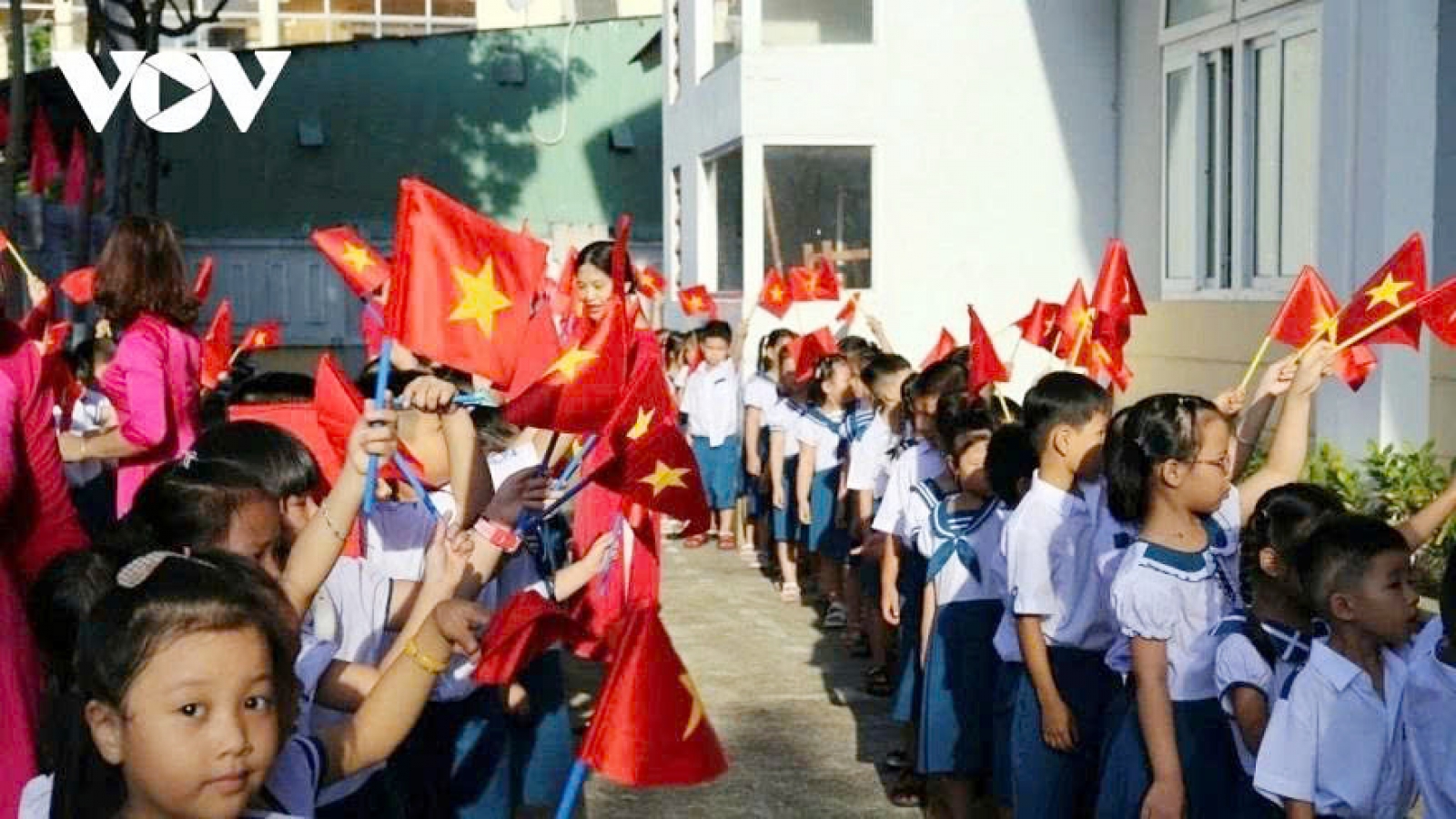Education sector urged to achieve breakthroughs in new academic year