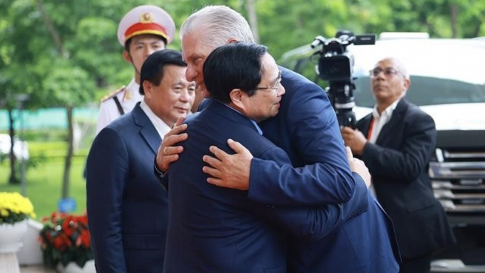 Vietnam always treasures special friendship with Cuba: PM