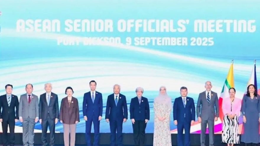 Vietnam prepares for upcoming ASEAN Summit, related meetings