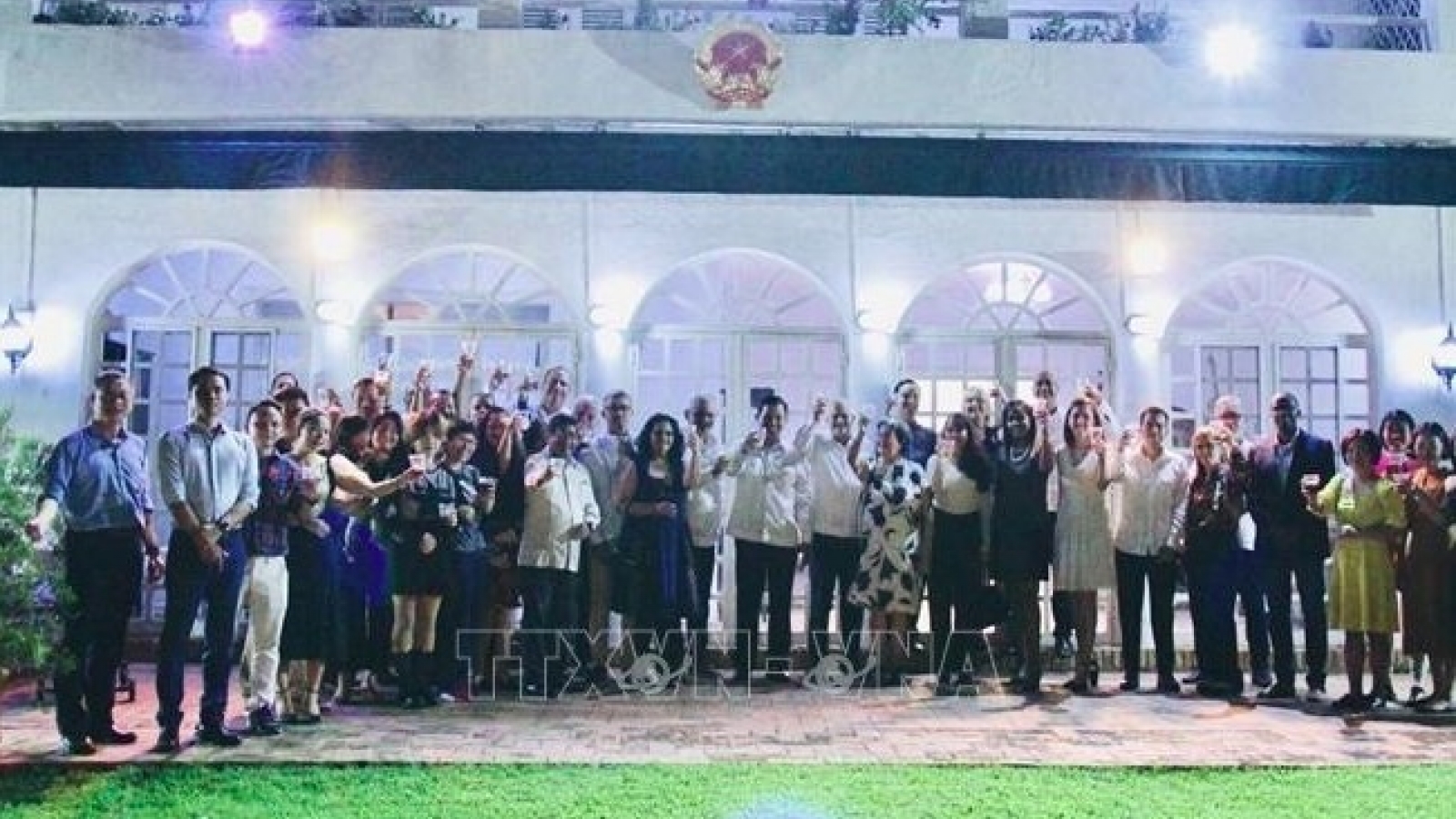 Vietnam, Cuba toast enduring friendship at Caracas gathering