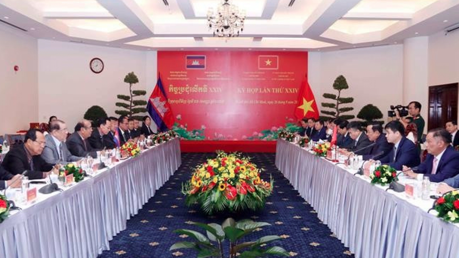 Vietnam, Cambodia strengthen coordination in repatriation of remains for volunteer