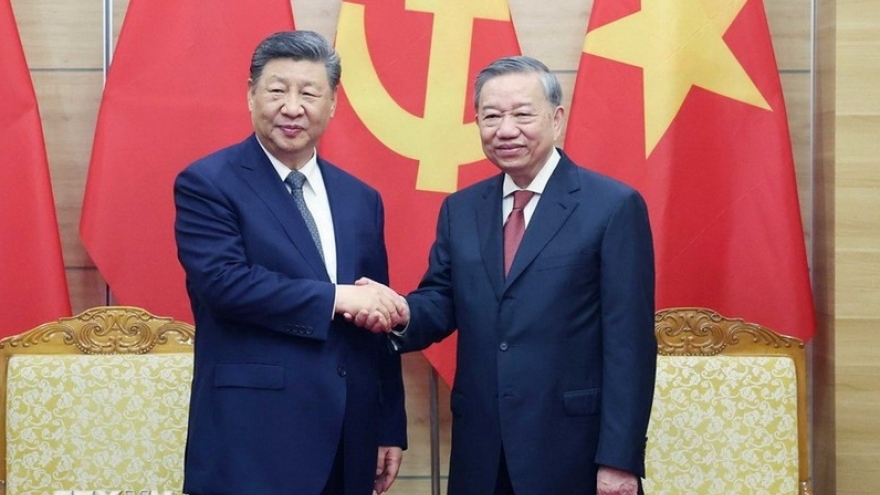 Vietnamese leaders extend congratulations on China’s 76th National Day