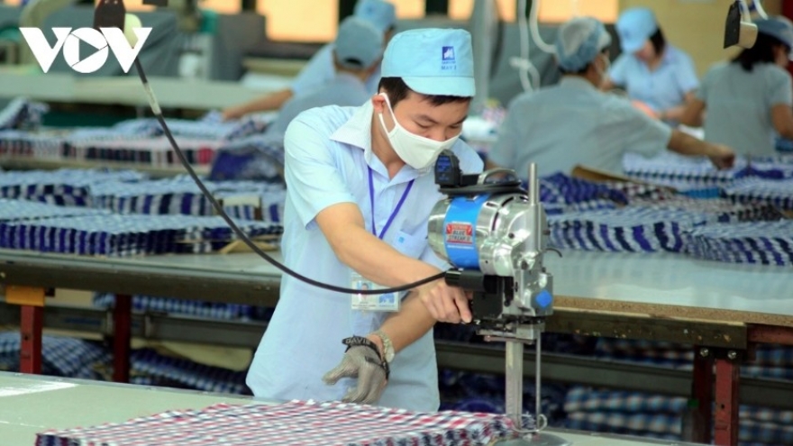 PMI holds at 50.4 in August despite tariff-driven drop in orders