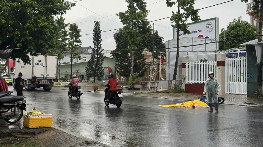 An Giang: Va chạm xe tải, 1 nam thanh niên tử vong tại chỗ